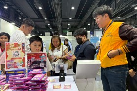 STKC ออกบูธจัดแสดงชิ้นงานชุด ตารางธาตุ ในรูปแบบ AR card สร้า ... Image 143
